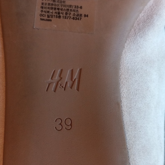 light pink faux suede flats - Picture 3 of 3